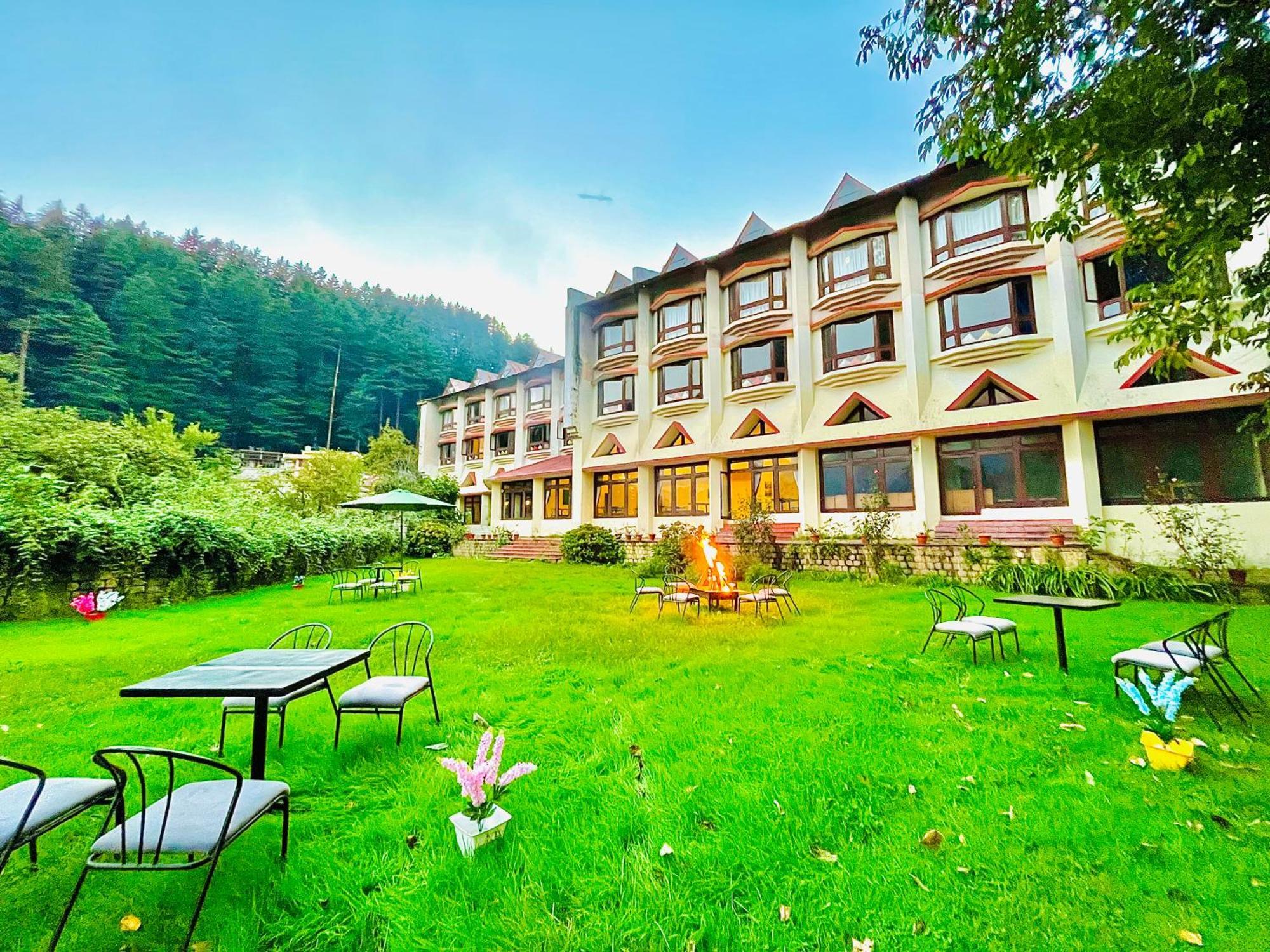 Sagar Resort !! Mountain View ! Luxury Stay ! Family Resort ! Private Parking ! Near Mall Road Manāli Exterior foto