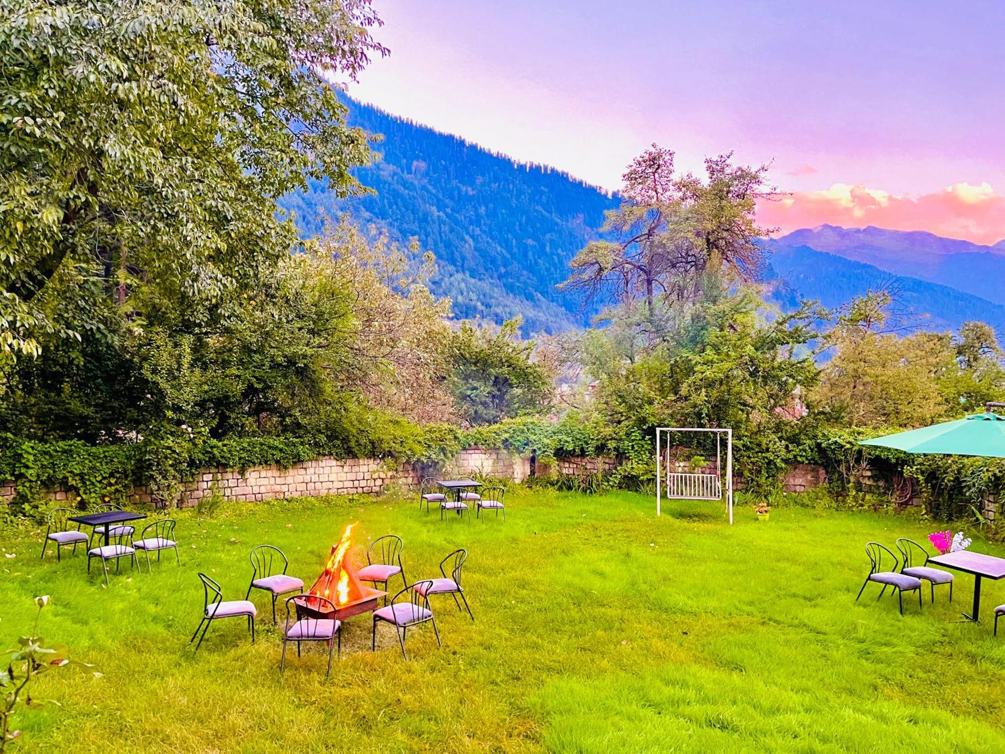 Sagar Resort !! Mountain View ! Luxury Stay ! Family Resort ! Private Parking ! Near Mall Road Manāli Exterior foto
